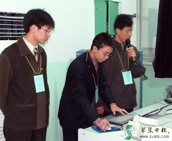 工作人员